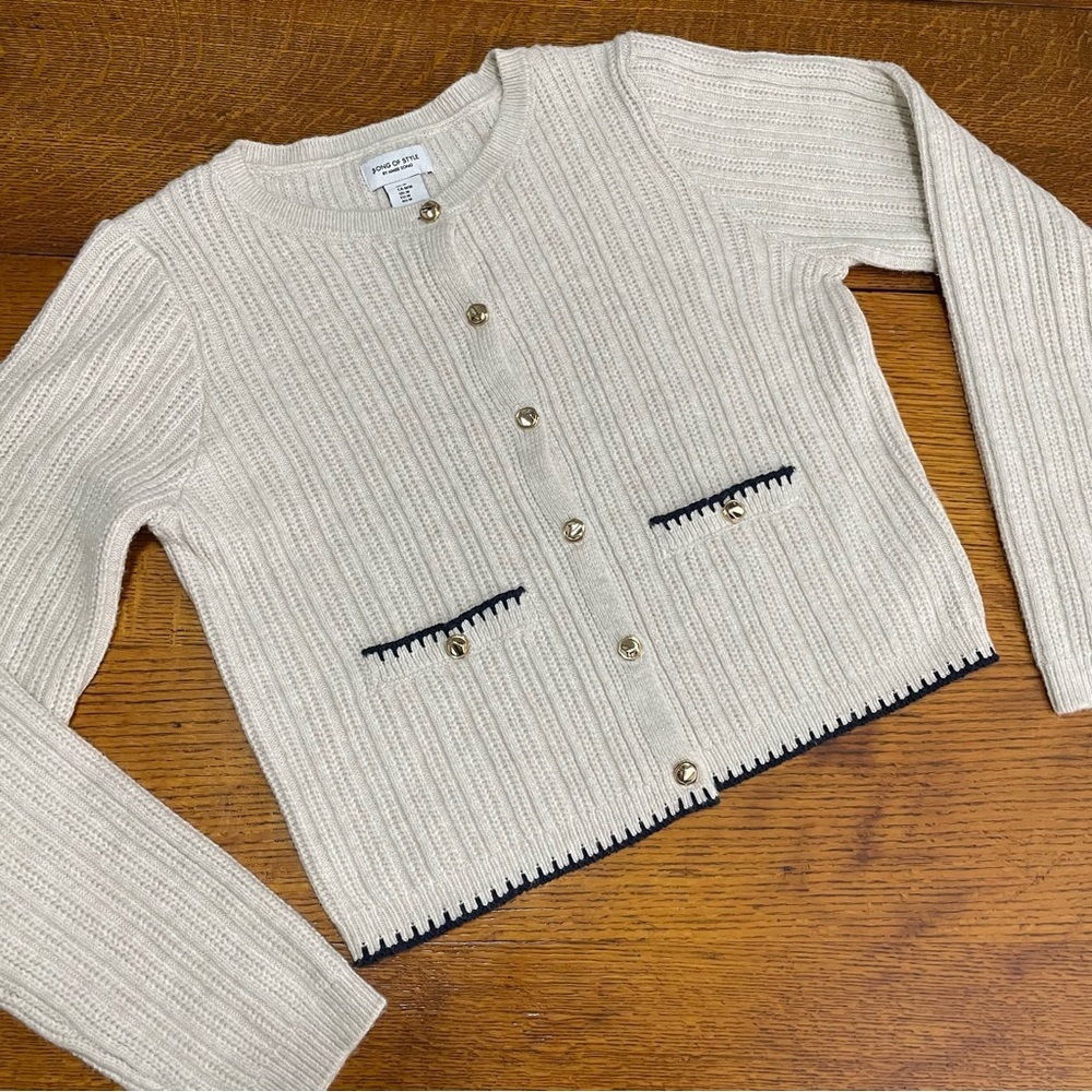 Song of Style | Cream Cardigan with Gold Button Detail, Old Money, Classic - Picture 12 of 13